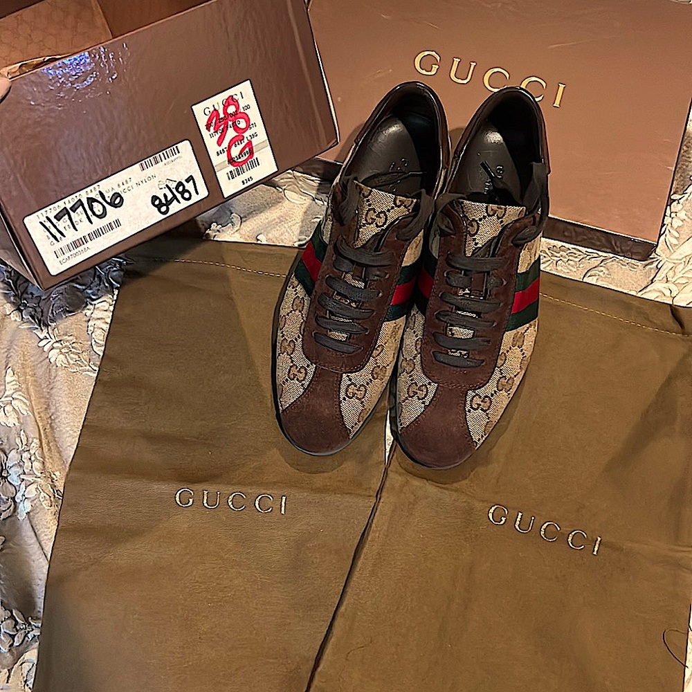 Excellent condition Gucci nylon 117706f40T08487 size 38